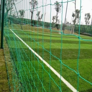 Lưới chắn sân bóng đá