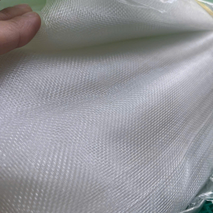 Lưới mùng trắng